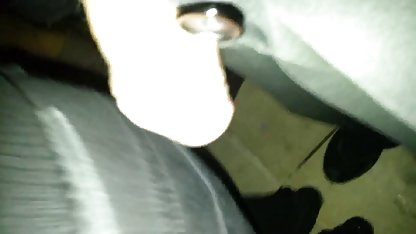 Момичето погледна ръката на приятеля си безплатно българско порно и малко се мастурбира