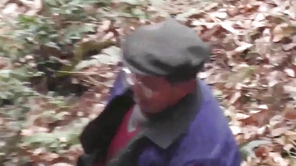 Ненаситна блондинка грубо секс по български се прецака от гравитацията