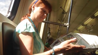 Двойката български секс филми разнообразила пола си с нови костюми