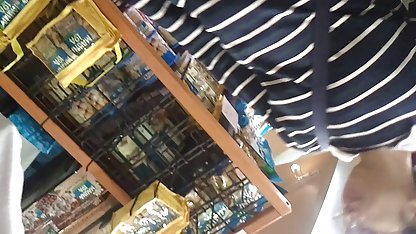 Пичове чукат сочна милф в кола, в гора и български секс видео други места