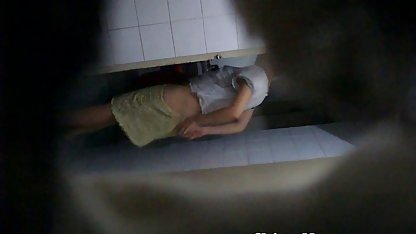 Две момичета се порно с български чукат с пич в кухнята