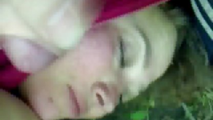 Мацка гола българско порно на живо отива на плажа