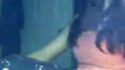 Млада жена в чорапи страстно се сприятелява с мъж до прозореца български секс на живо с гледка към природата