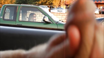Бебето в боди се български секс порно занимава с домашен секс от 1 човек