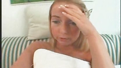 Спортната кучка се прецаква във фитнеса и се оставя да спи секс клипове български от 1 човек