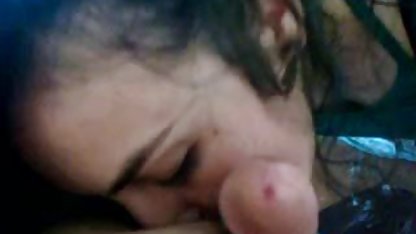Гай пържи младата Валентина в различни bilgarski seks пози