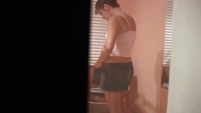 Кръстената balgarski sex брюнетка в чорапи получи мощен хуй в ануса