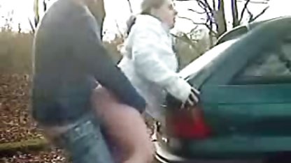 Продавачът български секс видео засне скрита бюст брюнетка в помещение за монтаж