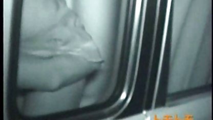 Момичето шофьор фалшиво такси секс с български жени с големи гърди, засмукано на пътника