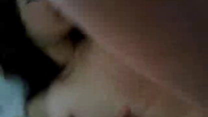 Палавата жена свали красивите си гащи и чукаше български секс филми вагината си с пръсти