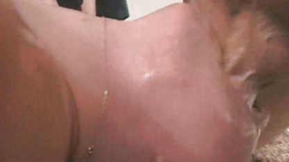 Млада жена секс клипове български свали бикините си и вмъква дилдо в питката си