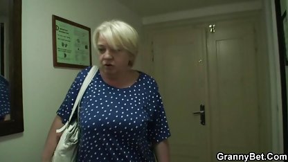 18-годишното мулато беше прецакано от български sex пикантен пич